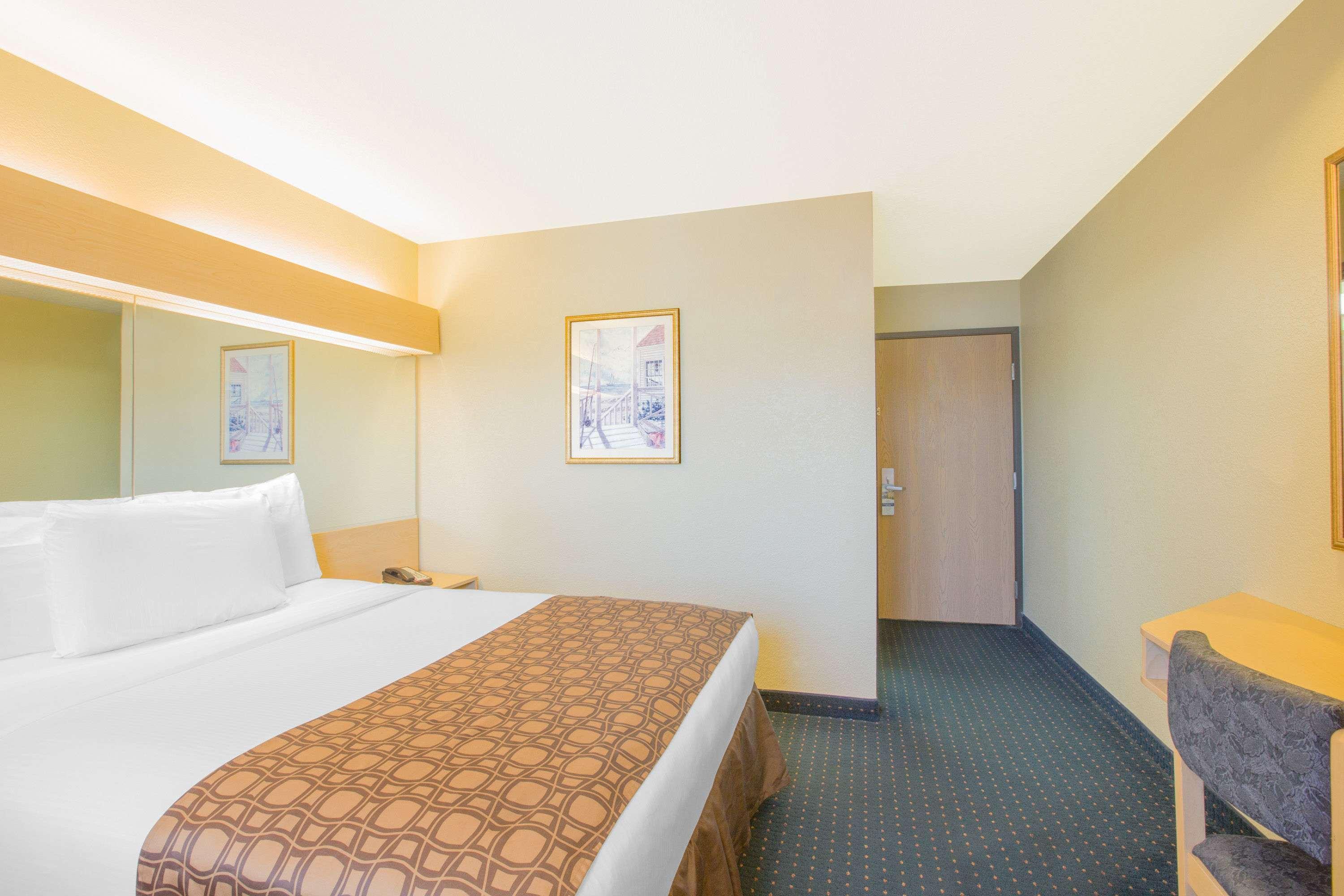 Microtel Inn & Suites By Wyndham Albertville Exterior foto