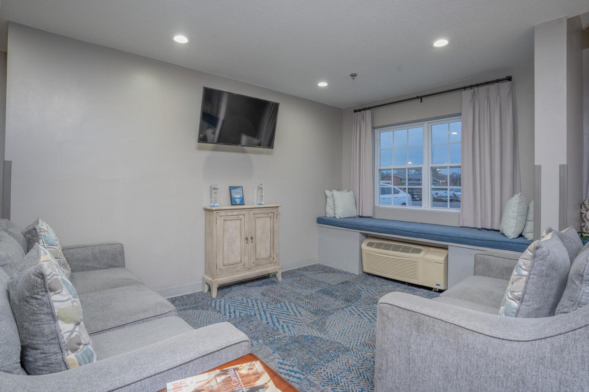 Microtel Inn & Suites By Wyndham Albertville Exterior foto